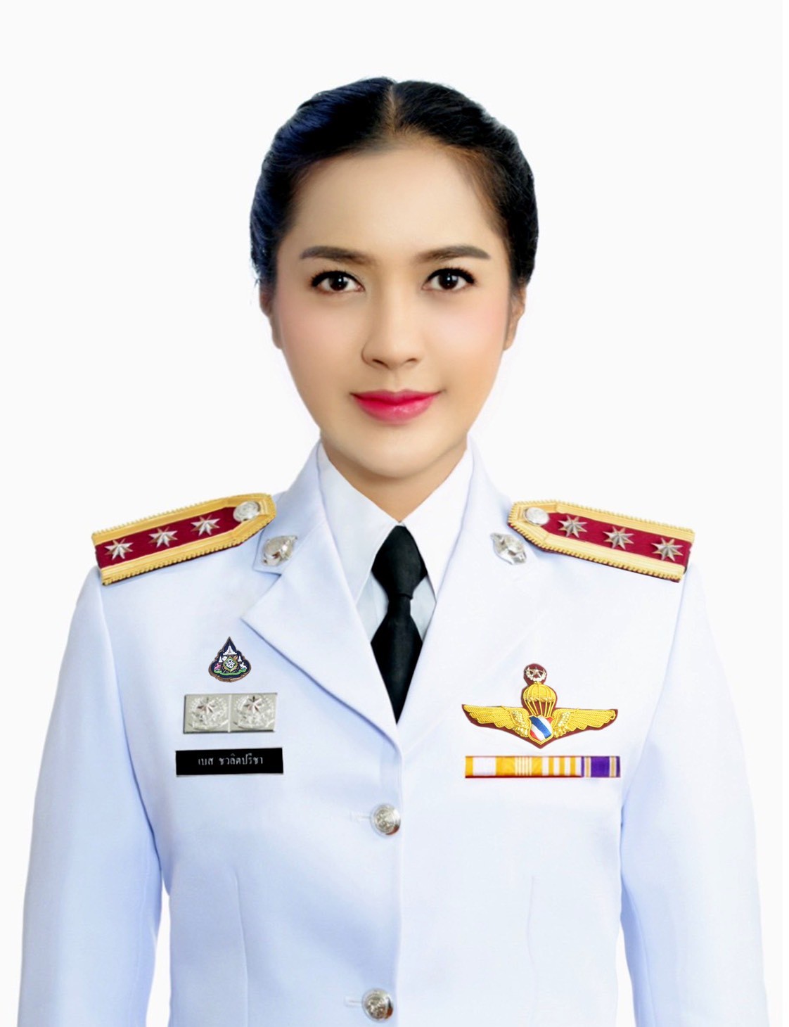 ร.ต.อ.หญิง เบส ชวลิตปรีชา 